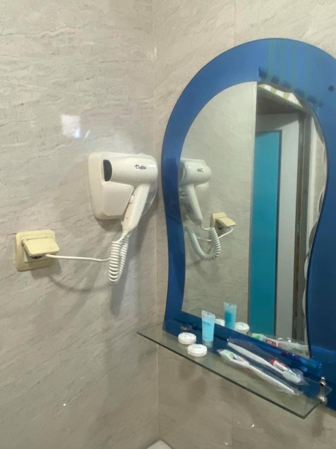 Elite Palace Plus Hotel バトゥーミ エクステリア 写真
